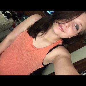 Meet your Posher, Rebecca